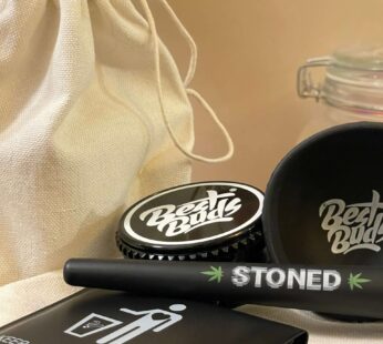 🖤 Kit All Black Kaya – Sopeira Best Buds + Moedora Best Buds + Porta Enrolado + Porta Beatas Anti-Cheiro + Bolsa